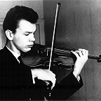 Бобылёв со скрипкой