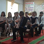 Начинающие музыканты Мотыгинской ДМШ, демонстрация игры на музыкальных инструментах