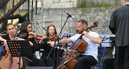 ДЛЯ ВСЕХ И ВЕЗДЕ