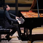 Играет Тео Синг. Фото Ани Тодич ©Дом культуры «ГЭС-2»