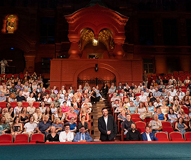 ДМИТРИЙ БЕРТМАН В ПРЕЗИДЕНТСКОМ КРЕСЛЕ 