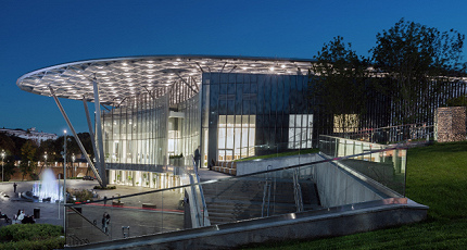 НЕЗНАКОМЫЙ СВИРИДОВ