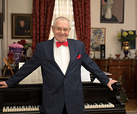 ТРУДОГОЛИК, ШУТНИК, СМЕЛЬЧАК 