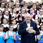 В.Д. Биберган с участниками проекта Содружества школ, носящих имя М.И. Глинки