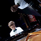 Лауреат международных конкурсов, победитель конкурса на соискание Премии Правительства Санкт-Петербурга Юные дарования В.Юрченко преп. О.Толмачева