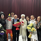 С участниками премьеры оперы Алиса в Зазеркалье