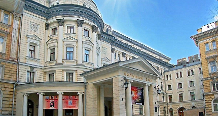 РОДИЛСЯ, ЖИЛ, ТВОРИЛ...