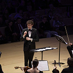 Дирижирует Клеман Нонсьё. Фото предоставлено пресс-службой МКЗ «Зарядье»