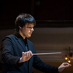 Дирижирует Федор Безносиков. Фото Екатерины Христовой