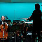 Борис Андрианов, Филипп Чижевский и музыканты ГАСО. Фото предоставлено пресс-службой Московской филармонии.