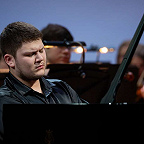 Играет Сергей Давыдченко. Фото предоставлено пресс-службой Московской филармонии