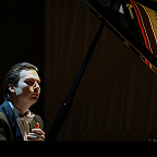 Играет Александр Ключко. Фото предоставлено пресс-службой МКЗ «Зарядье»