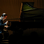 Играет Александр Ключко. Фото предоставлено пресс-службой МКЗ «Зарядье»