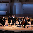 Павел Милюков и музыканты ГАКОР. Фото предоставлено пресс-службой Московской филармонии