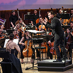 Дмитрий Синьковский и музыканты La Voce Strumentale. Фото предоставлено пресс-службой МКЗ «Зарядье»